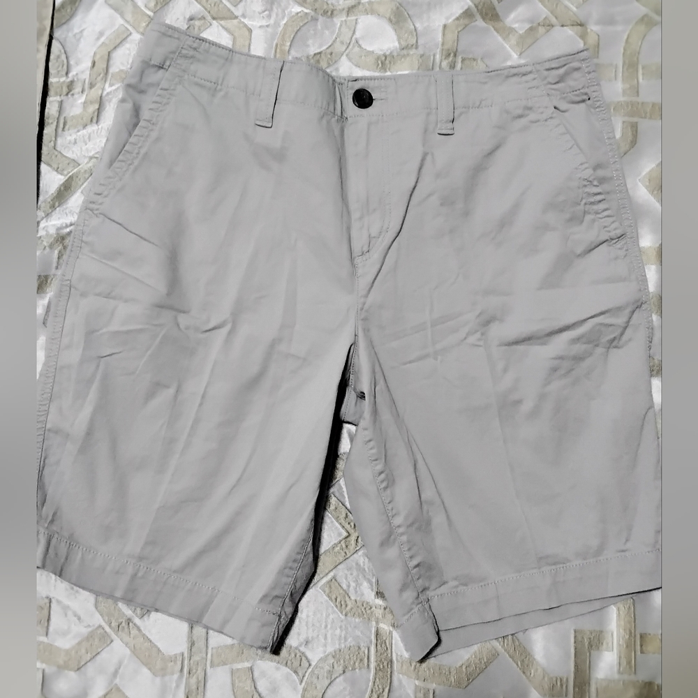 Urban pipeline flat front shorts size 36 NWOT